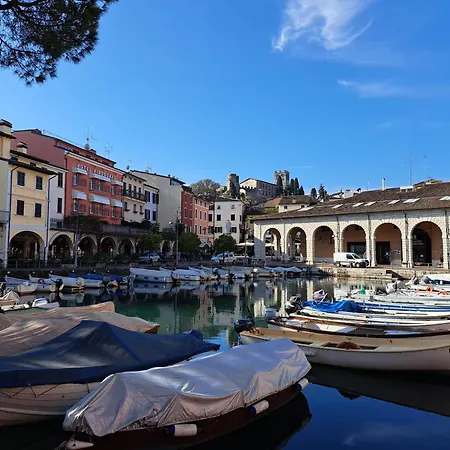 Lägenhet A Casa Di Alice Desenzano del Garda